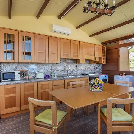 Cozy In With Kitchenette Holiday home