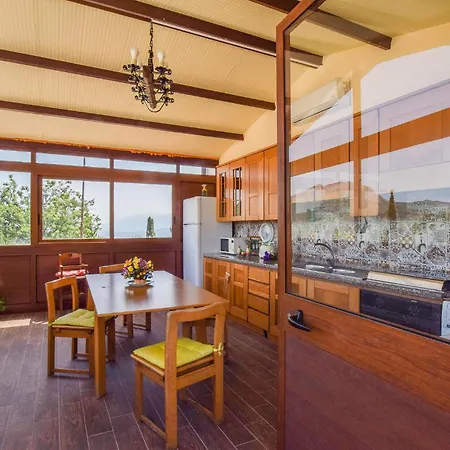 Cozy In With Kitchenette *